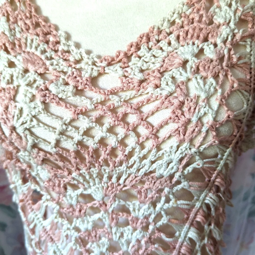 Crocheted top, sizeS - Picture 2 of 3